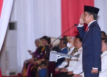 Presiden Jokowi Pimpin Upacara Parade Senja di Kementerian Pertahanan