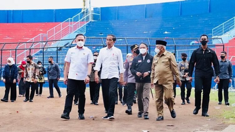 Tinjau Stadion Kanjuruhan, Presiden: Perbaiki Tata Kelola Persepakbolaan Indonesia