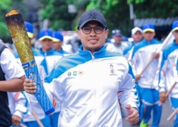 Wakil Wali Kota Tangsel Pilar Saga Ichsan Serahkan Obor Porprov VI Banten ke Kota Tangerang