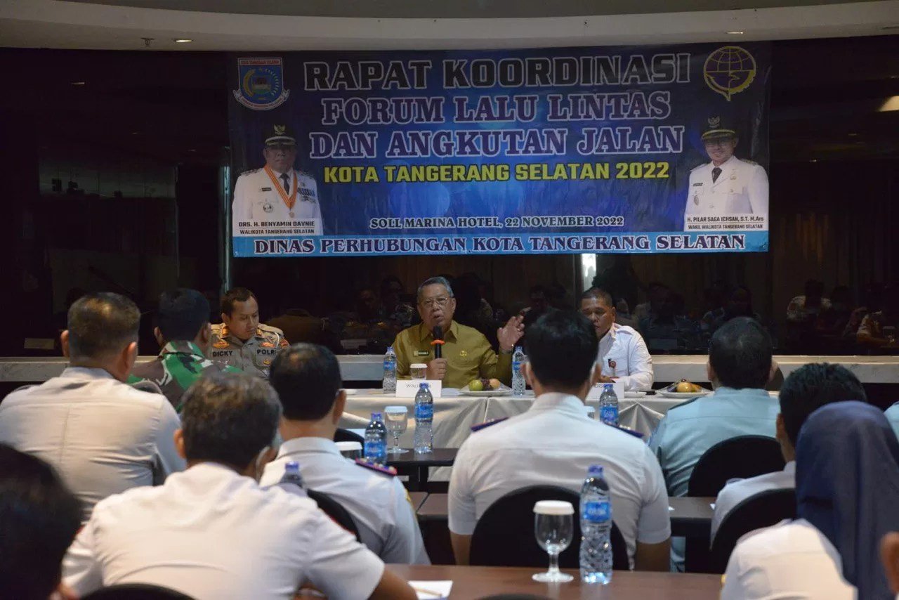 Buka Rakor Forum LLAJ Tangsel, Wali Kota Benyamin Davnie Kaji Penyelenggaraan Lalu Lintas