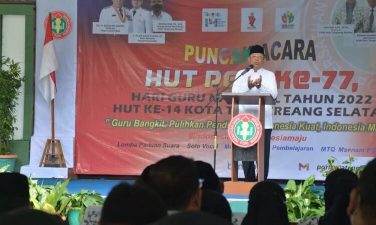 Peringati HGN dan HUT ke-77 PGRI, Benyamin Davnie: Guru Harus Siap Hadapi Tantangan Peradaban