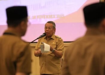 Lakukan Penyegaran, Benyamin Davnie Rotasi dan Mutasi Puluhan Pejabat