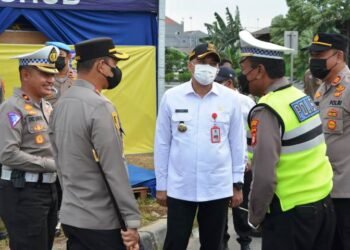 Jalan Rusak dan Macet Karena Dilintasi Truk Tanah, Dua Pos Pantai Didirikan