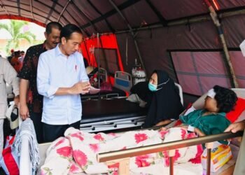 Kunjungi RSUD Sayang Cianjur, Presiden Pastikan Pasien Korban Gempa Ditangani Baik