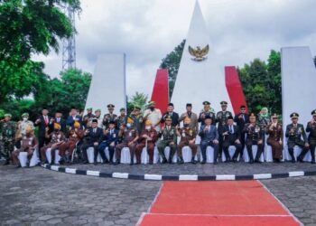 Peringati Hari Pahlawan, Pemkot Tangsel Gelar Upacara dan Tabur Bunga di TMP Seribu