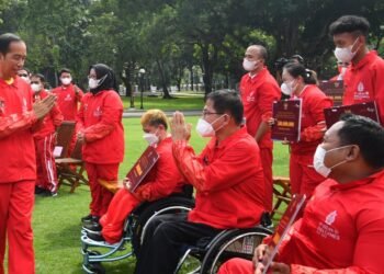 Presiden Jokowi Serahkan Bonus Apresiasi bagi Atlet ASEAN Paragames Ke-11