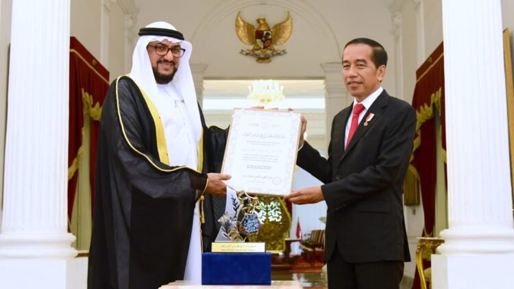 Presiden Jokowi Terima Penghargaan Perdamaian Internasional Imam Hasan bin Ali Tahun 2022