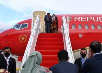 Presiden Jokowi dan Ibu Iriana Bertolak Menuju Tanah Air