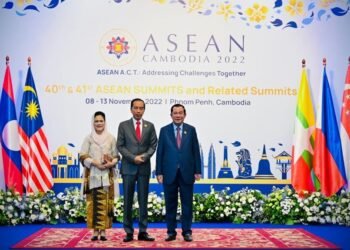 Presiden Jokowi dan Ibu Iriana Hadiri Upacara Pembukaan KTT ASEAN Kamboja
