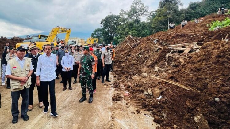 Presiden Sampaikan Duka Cita atas Gempa di Cianjur dan Instruksikan Penanganan Korban