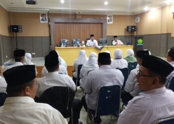 Terima SK Kenaikan Pangkat, 12 Guru Kemenag Tangsel Diminta Tingkatkan Kinerja