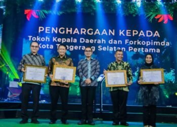 Malam Inaugurasi HUT ke-14 Tangsel, Pemkot Berikan Penghargaan ke Sejumlah Tokoh