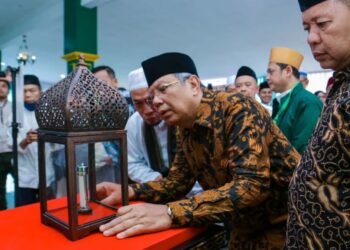Benyamin Davnie Ajak Warga Tangsel Kunjungi Pameran Artefak Peninggalan Rasulullah SAW dan Sahabat di Tandon Ciater