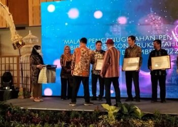 Hari Bakti PU ke-77, Dinas SDABMBK Tangsel Raih Penghargaan dari Kementerian PUPR