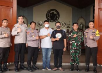 Kapolres Tangsel Dampingi Karo Log PMJ Cek Pengamanan Gereja St. Matius di Pondok Aren