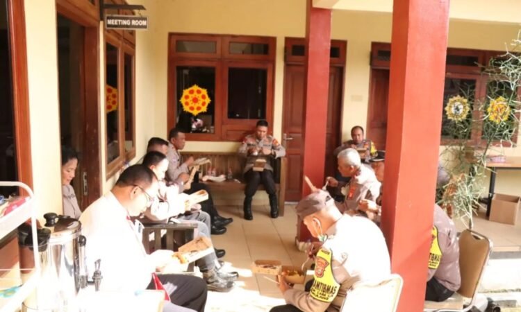 Kunjungi Polsek Pamulang, Kapolres Tangsel Sarly Sollu: Tugas Kita adalah Melayani Masyarakat