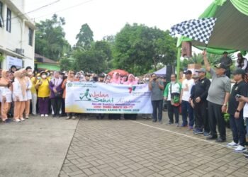 Lepas Peserta Jalan Sehat Kerukunan, Benyamin Davnie: Bentuk Moderasi Beragama