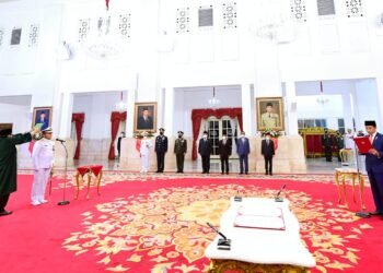 Presiden Jokowi Lantik Muhammad Ali sebagai KSAL di Istana Negara