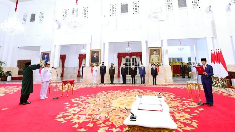 Presiden Jokowi Lantik Muhammad Ali sebagai KSAL di Istana Negara