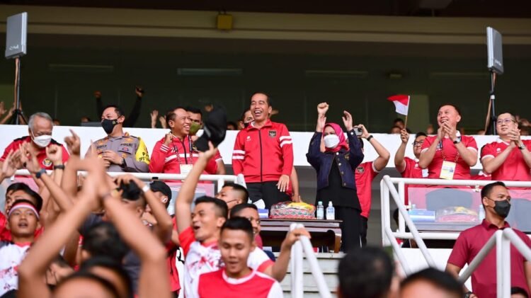 Presiden Jokowi Saksikan Langsung Timnas Indonesia saat Menang 2-1 dari Kamboja