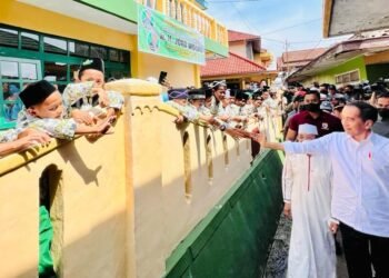 Presiden Tinjau Dampak Gempa di Ponpes Darul Falah Cianjur