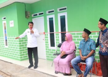 Sekda Resmikan Bedah Rumah di Kelurahan Pakulonan Barat 