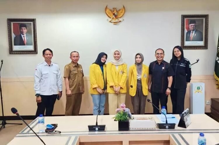 Ketua Komisi V DPRD Banten Bersama Kabag Humas dan Aspirasi Setwan Terima Diskusi Mahasiswa Unsera