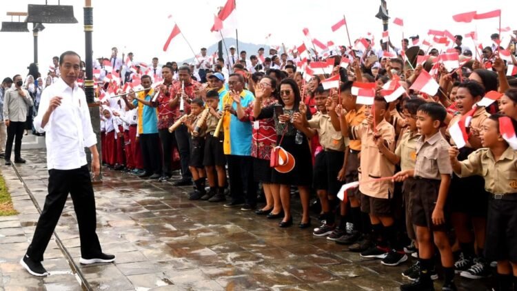 Lagu “Kota Manado yang Kucintai” Sambut Kedatangan Presiden Jokowi di Bunaken