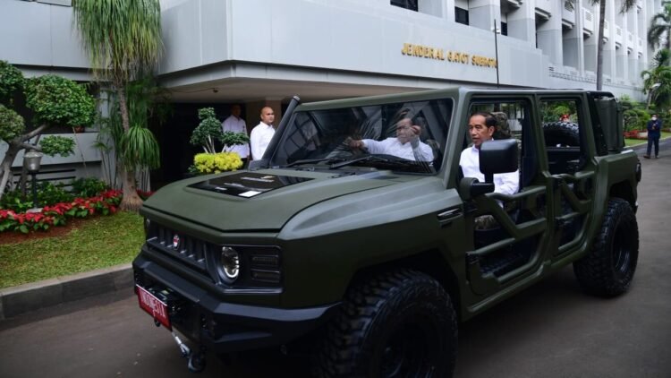 Presiden Jokowi Jajal dan Resmikan Rantis Maung