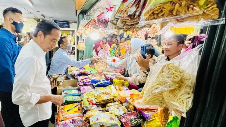 Presiden Jokowi Tinjau Aktivitas Perdagangan di Kota Pekanbaru