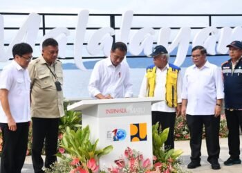 Presiden Jokowi Resmikan Penataan Kawasan Pantai Malalayang dan Ecotourism Village Bunaken
