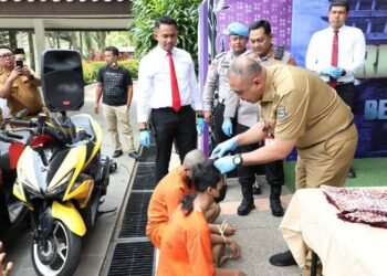 Bupati Zaki Iskandar Gunduli Pelaku Kejahatan yang Meresahkan Masyarakat