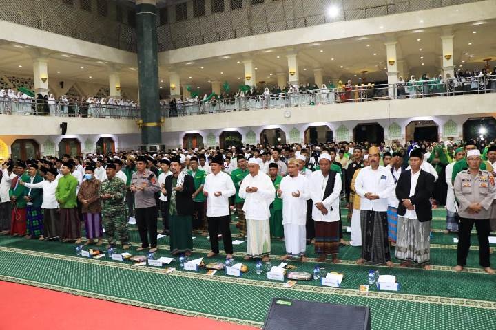 Hadiri Istighosah Qubro dan Tabligh Akbar Satu Abad NU, Sekda Moch Maesyal Rasyid: Momentum Memperkuat Ketahanan Umat