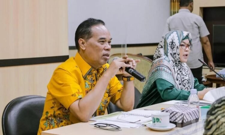 Komisi III Bersama DPRD Banten Rapat Kerja dengan Bapenda