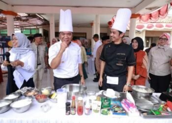 Penanganan Stunting, Pj Gubernur Banten Al Muktabar Berikan Nutrisi Tambahan Pada Balita