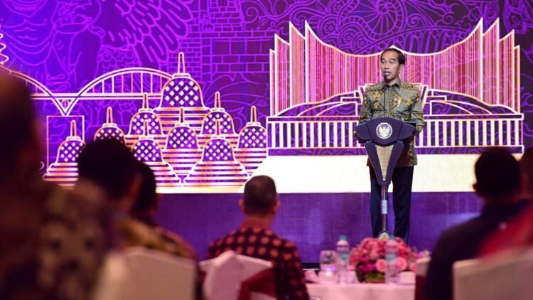 Presiden Jokowi Minta OJK Dukung Program Hilirisasi