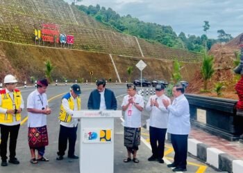 Presiden Jokowi Resmikan Jalan Pintas Batas Kota Singaraja-Mengwitani