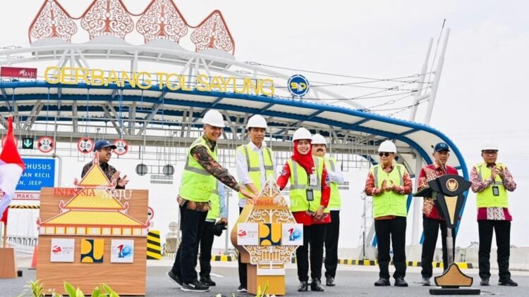 Presiden Jokowi Resmikan Jalan Tol Semarang-Demak Seksi 2 Sayung-Demak
