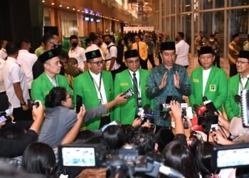 Presiden Jokowi Minta Ketum PSSI Erick Thohir Lakukan Reformasi Persepakbolaan Nasional