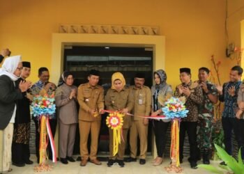 Resmi, Warga Miliki Kantor Desa Pasir Buyut Kabupaten Serang