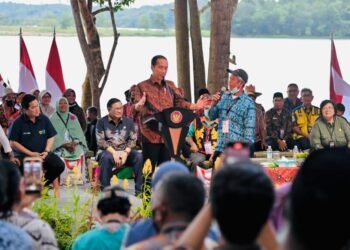 Serahkan SK Hutan Sosial dan TORA, Presiden Jokowi: Manfaatkan untuk Kesejahteraan