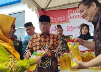 Jelang Ramadan, Sinar Mas Gerakkan Bazar Minyak Goreng Hingga Wakafkan Al-Qur’an
