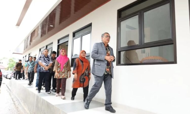 Benyamin Resmikan Gedung Baru SMPN 24 Tangsel