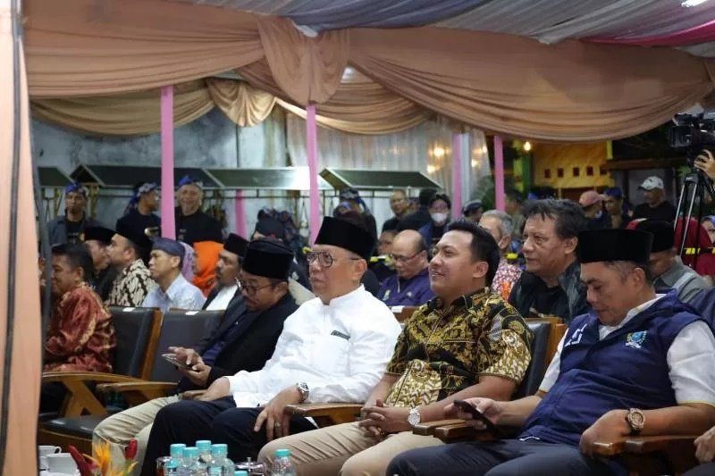 Wali Kota Tangerang Selatan Benyamin Davnie saat menghadiri peringatan HUT ke-24, RW 013 Perumahan Griya Pipit 6, Bintaro Jaya
