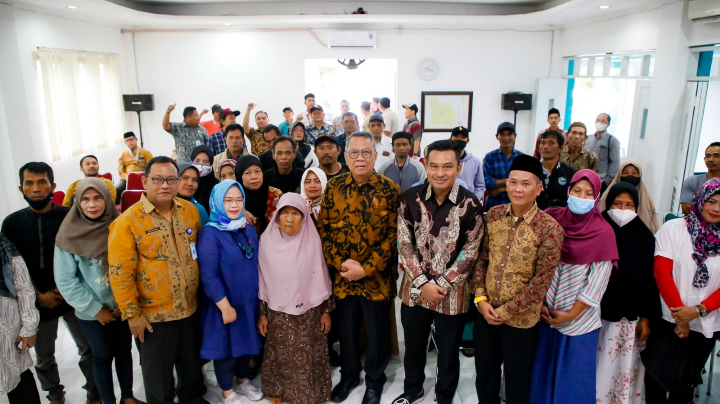 Wali Kota Benyamin Davnie saat menghadiri sosialisasi persiapan pelaksanaan bedah rumah di Kecamatan Serpong Utara