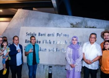 Benyamin Davnie Resmikan Alun-Alun Pamulang