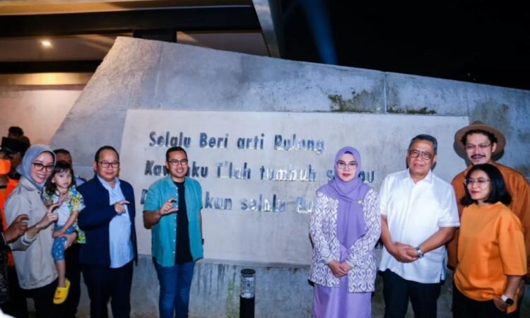 Benyamin Davnie Resmikan Alun-Alun Pamulang