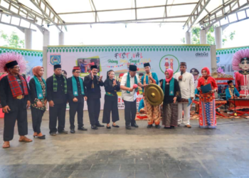 Wali Kota Benyamin Davnie Buka Festival Palang Pintu Tangsel 2023