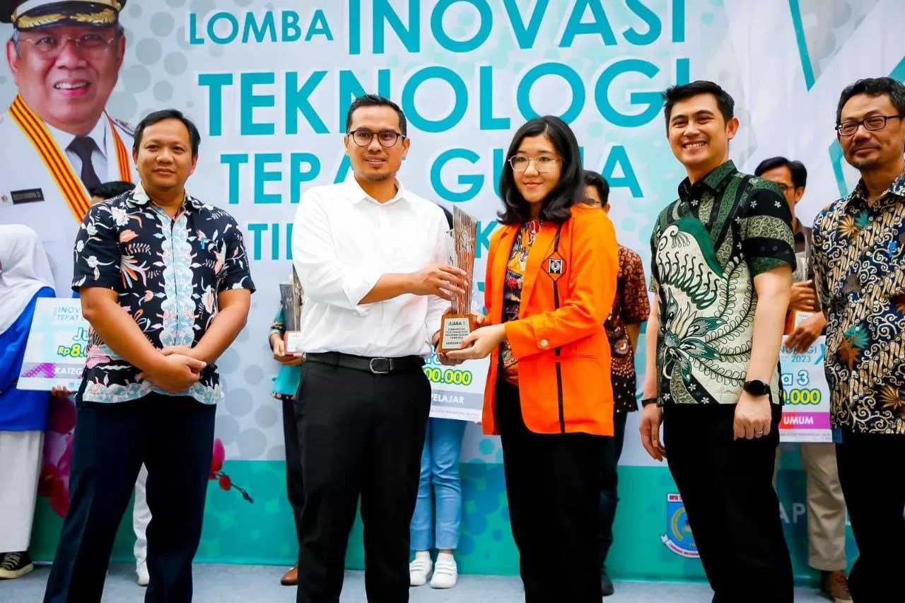 Lomba Inovasi Teknologi Tepat Guna ke-XI tingkat Kota Tangerang Selatan secara resmi ditutup oleh Wakil Wali Kota Pilar Saga Ichsan, dari Plaza Puspemkot Tangsel pada Kamis (16/03).
