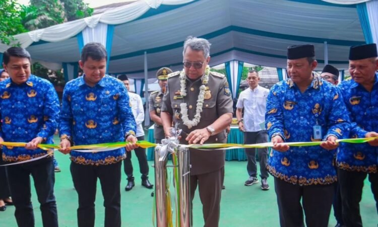Benyamin Davnie Resmikan Gedung Baru SDN Paku Alam 1